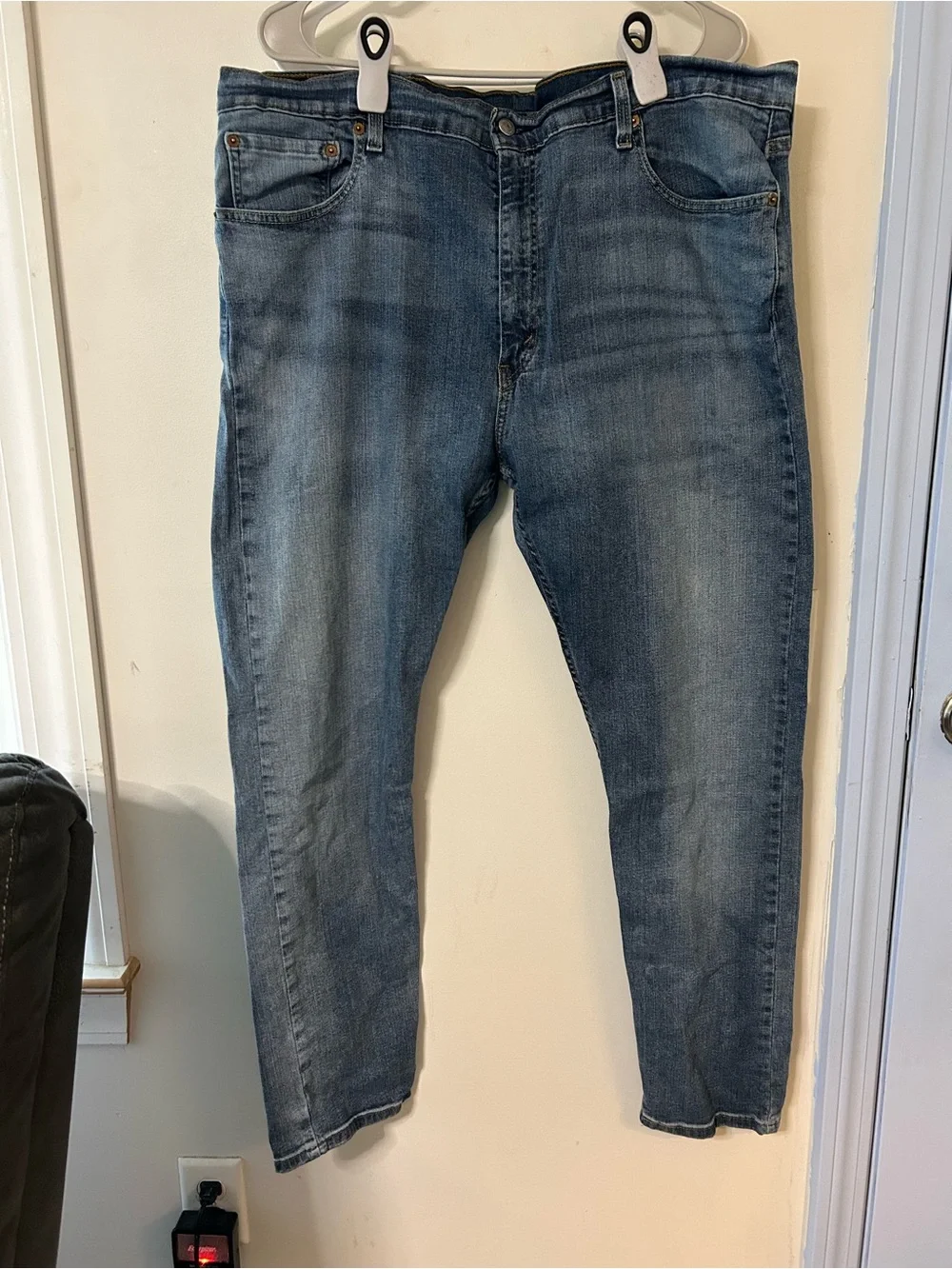 Levi's Men's Slim Straight Jeans in Faded Blue